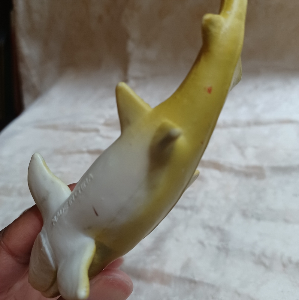 Lemon Shark, Very Nice Plastic Replica 6-inch replacement toy - Picture 10 of 12